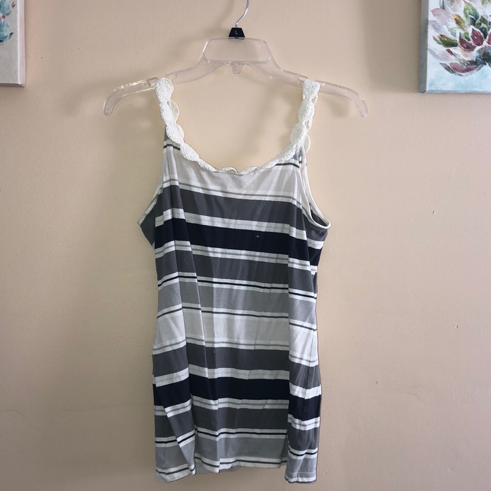B & W stripped size Medium from old navy